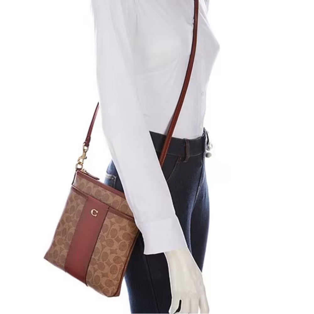 Coach Signature Canvas Messenger Crossbody Bag NWT - Picture 4 of 7